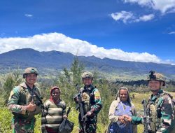 Wujud Rasa Syukur kepada Sang Pencipta, Satgas Yonif 323 Buaya Putih Bagikan Sembako untuk Masyarakat