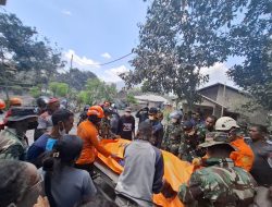 TNI Siaga Bantu Korban Erupsi Gunung Lewotobi Laki-Laki di Flores Timur