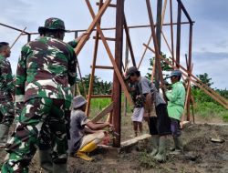 Jalin Kebersamaan dan semangat gotong royong, Satgas Yonif 131/BRS Melaksanakan Karya Bakti Bangun Masjid di Perbatasan Papua