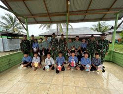 Wujud Perhatian Dan Kebersamaan, Satgas Yonzipur 5/ABW Berikan Kado Tahun Baru Kepada Siswa-Siswi Perbatasan RI-Malaysia