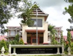 Drama APBD-P Bone Memanas! Gaji Guru Rp 80 M & BPJS Rp 26 M Terancam Gagal Cair Akibat Ulah Ketua DPRD